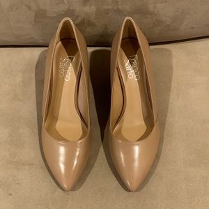 New Franco Sarto Taupe Wedge Pump